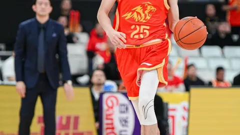 意甲焦点战：米兰3-3战平热那亚，吉鲁制胜一击